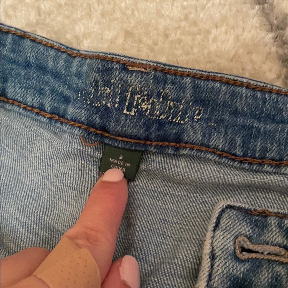 High-Waisted Ripped Jeans - Picture 5 of 5